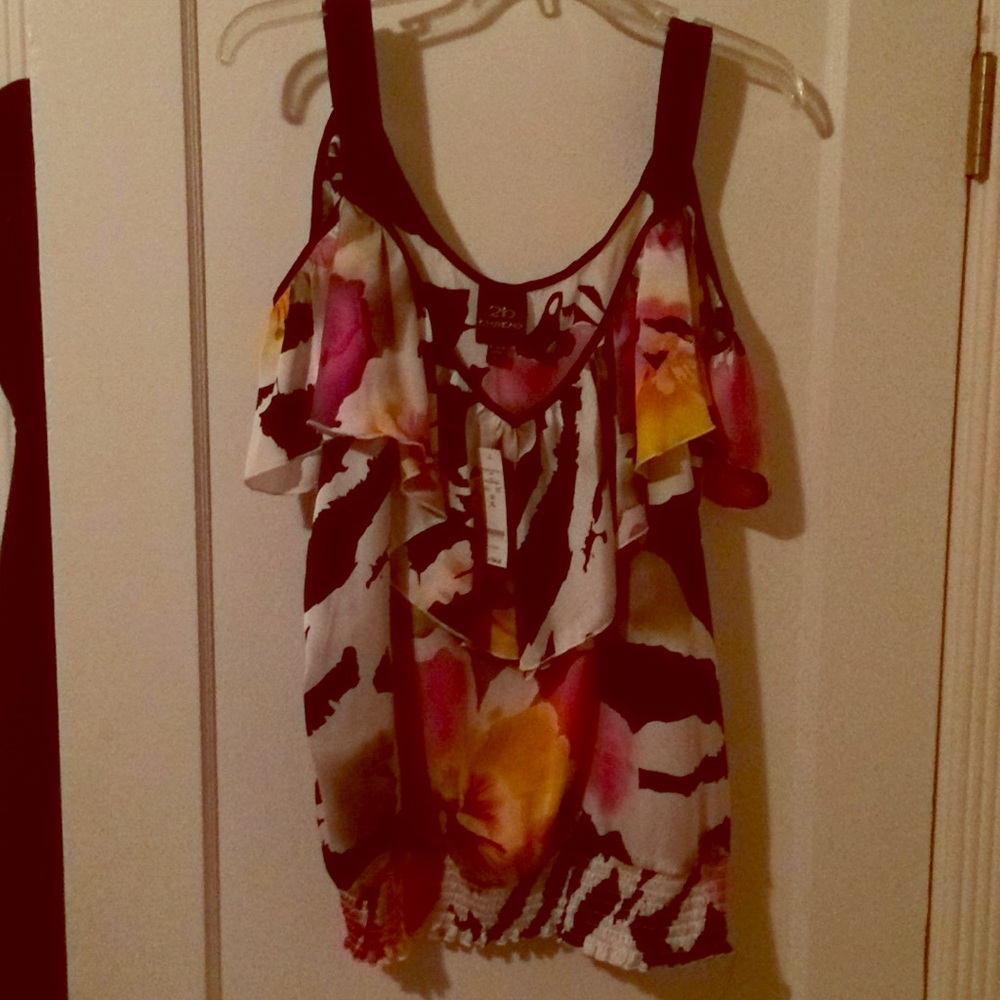 Floral print,  cold shoulder